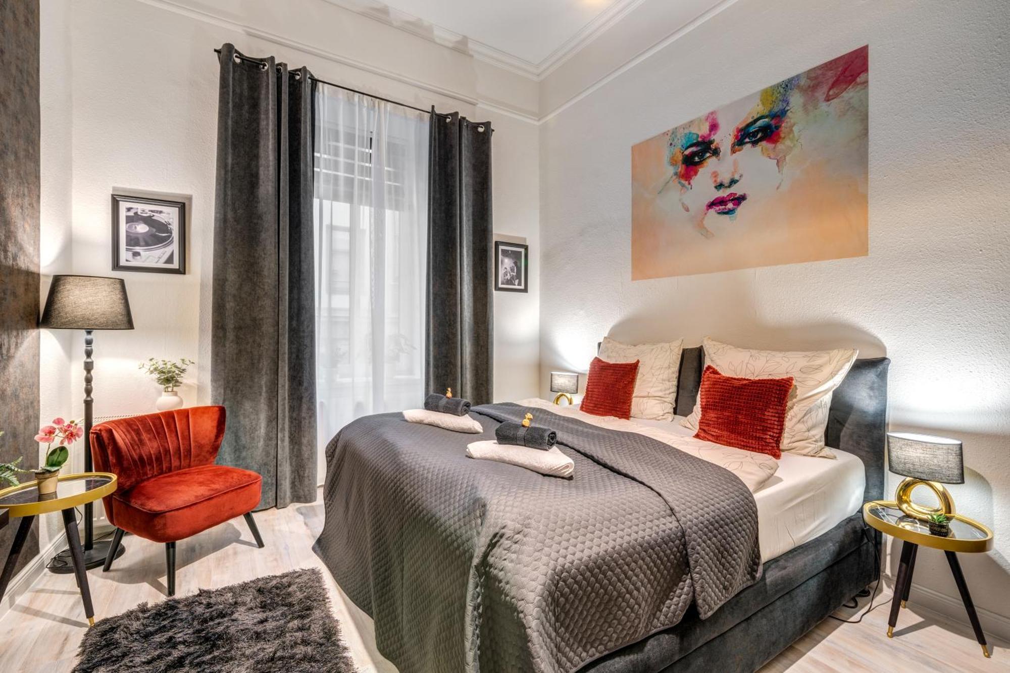 Sweet Dreams At Opera House Downtown Apartment Budapest