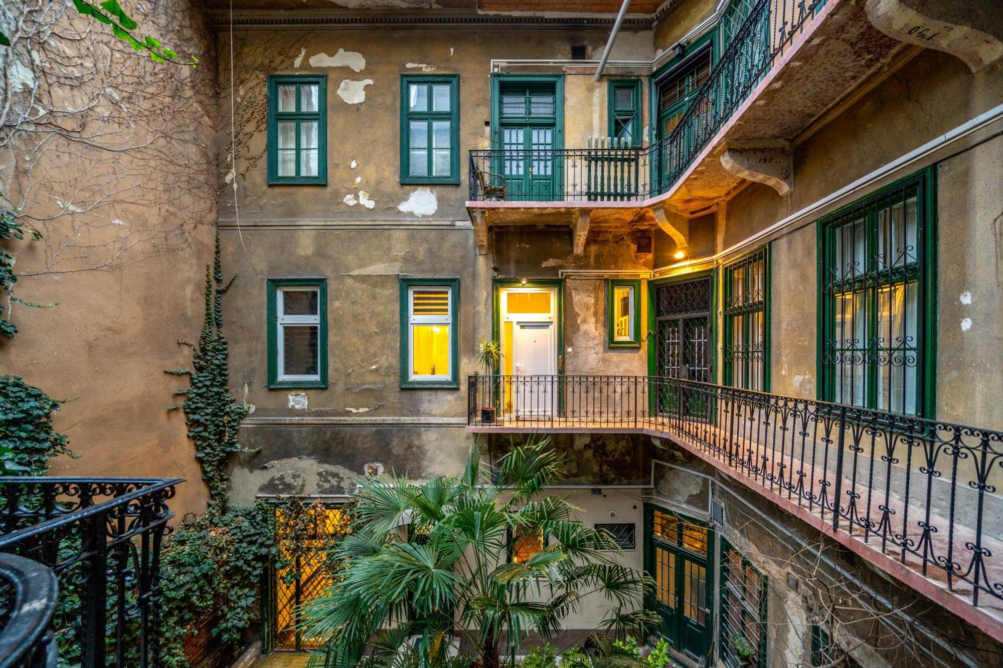 Sweet Dreams At Opera House Downtown Apartment *