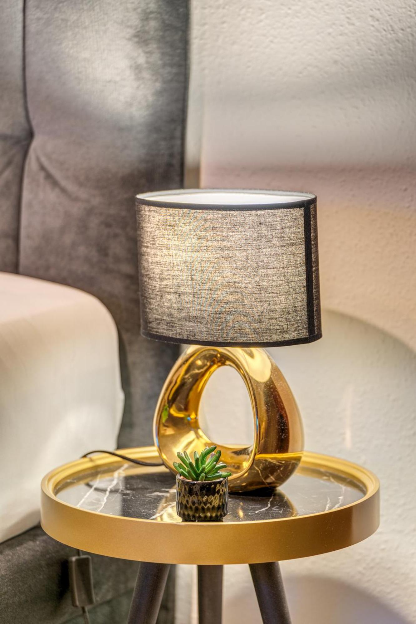 Sweet Dreams At Opera House Downtown Apartment *